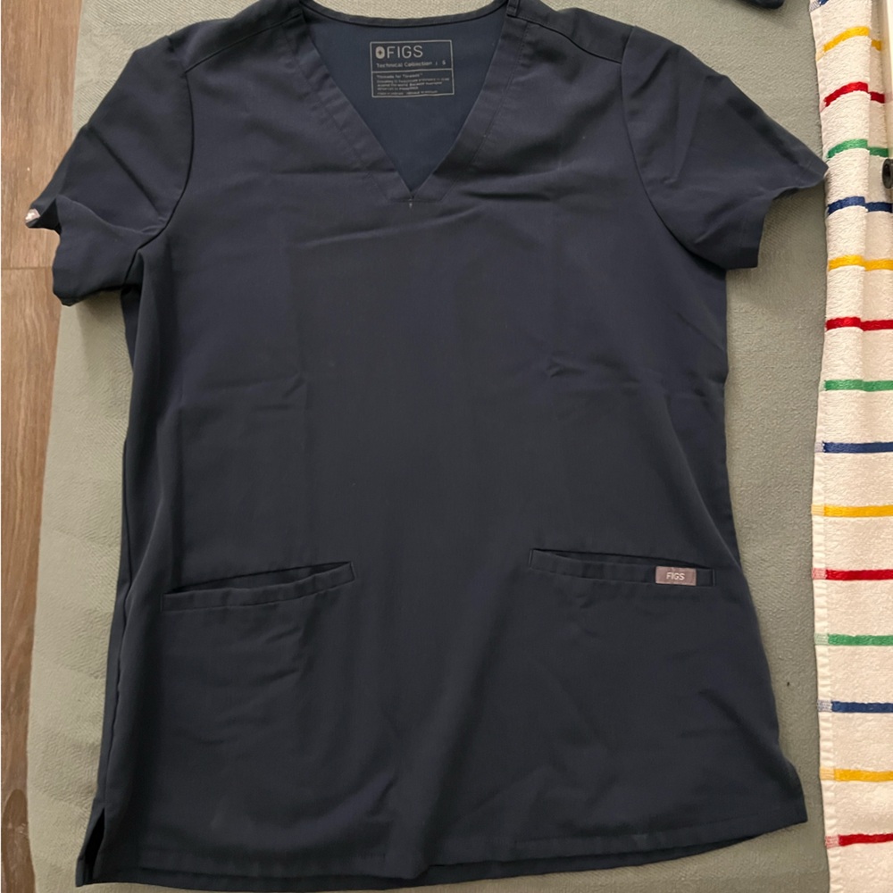 Figs Dark Harbor Scrub Top